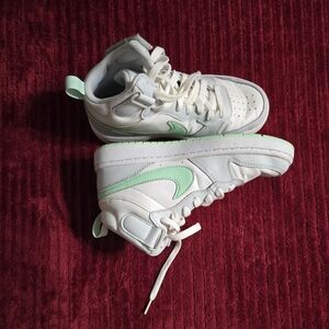 Nike - Jordan Kids Sneakers in White and Mint